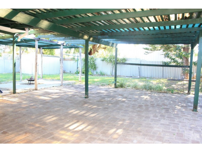 7 Cowan Place, Safety Bay WA 6169