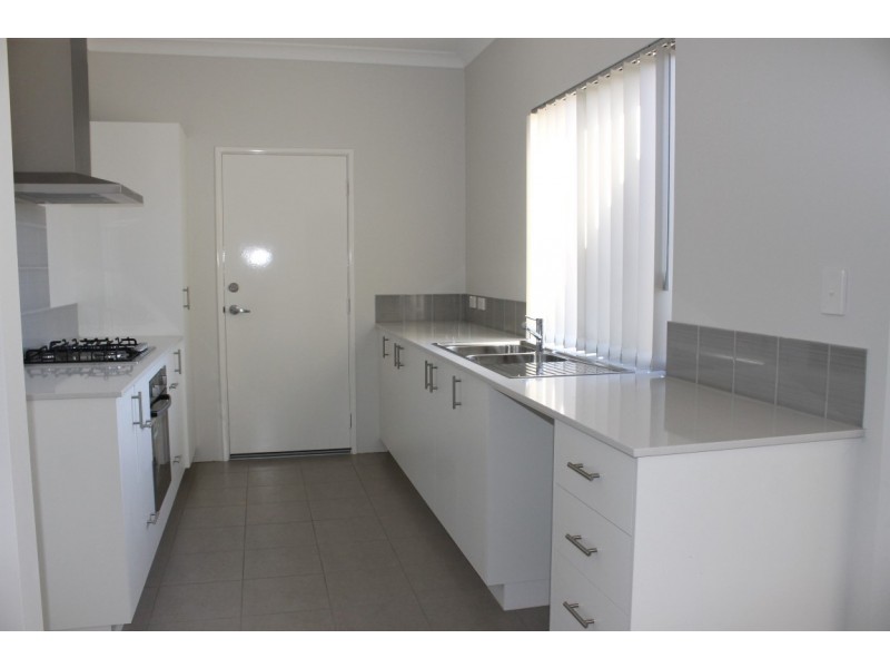 2/41 Bellazario Promenade, Aveley WA 6069