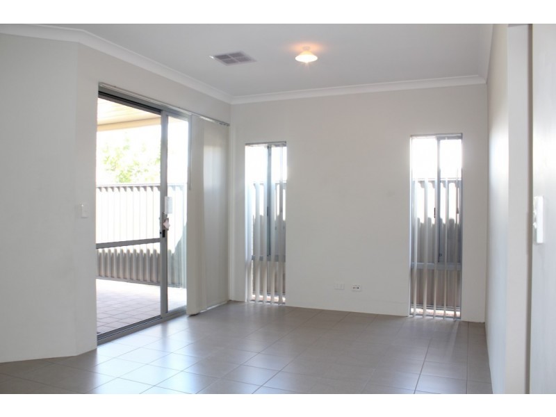 2/41 Bellazario Promenade, Aveley WA 6069