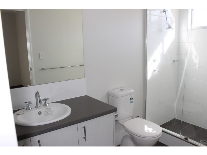 2/41 Bellazario Promenade, Aveley WA 6069