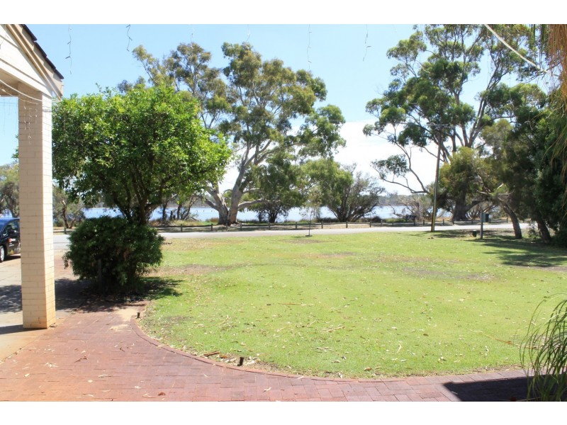 307 Riverton Drive, Shelley WA 6148