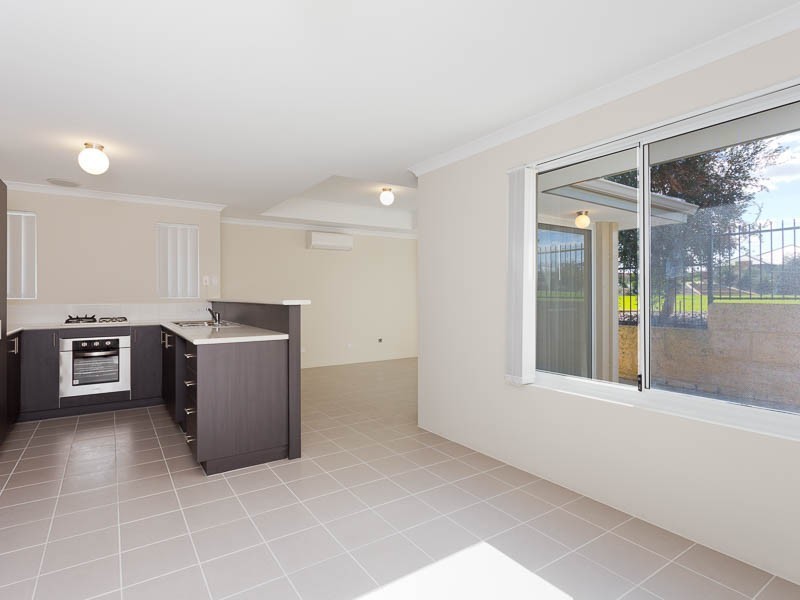 3/2 Positano Crescent, Yangebup WA 6164
