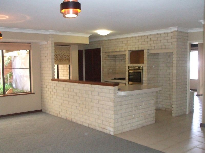 8 Doric Street, Shelley WA 6148