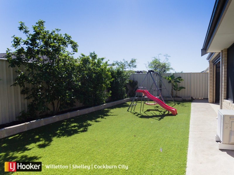 18 Marseille Gardens, Piara Waters WA 6112