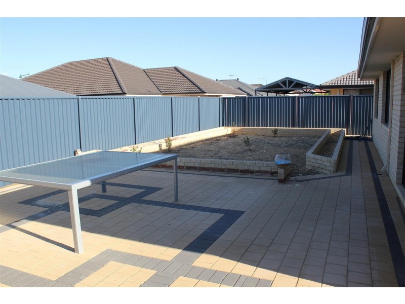 18 Gingerale Circle, Byford WA 6122