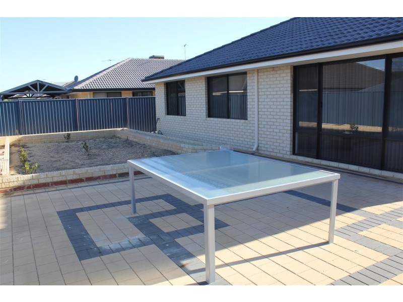 18 Gingerale Circle, Byford WA 6122