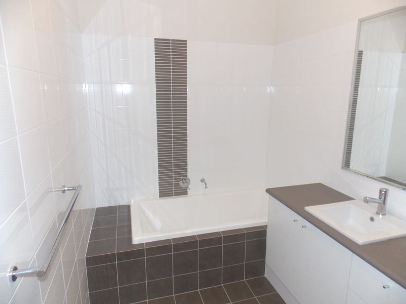 8/71 Baler Court, Hammond Park WA 6164