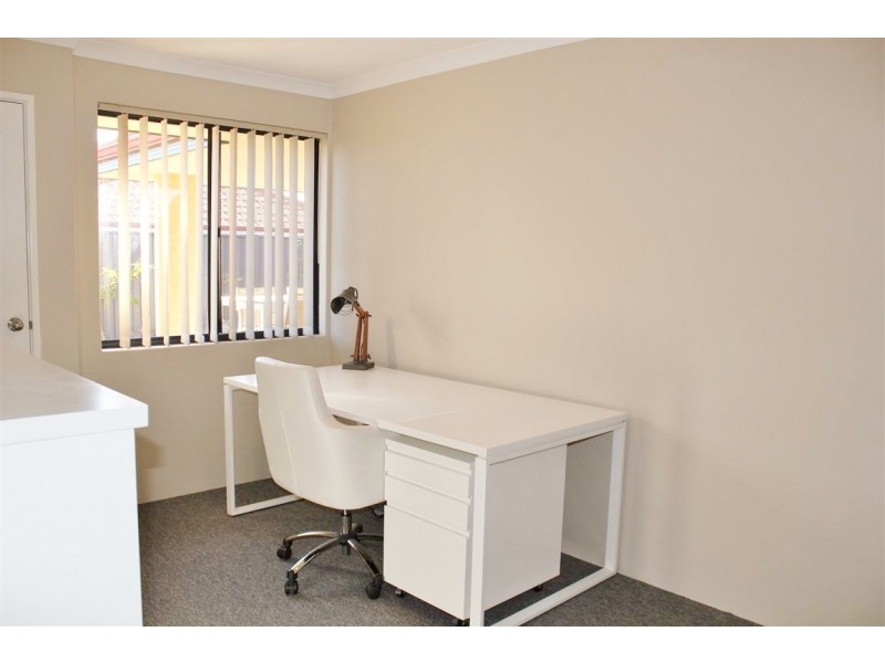 26 Larsen Road, Byford WA 6122