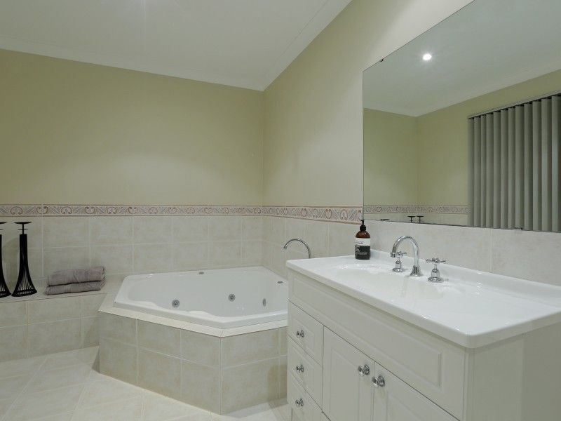 4 Doherty Road, Coolbellup WA 6163