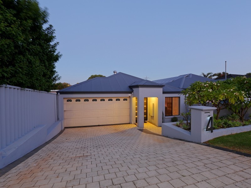 4 Doherty Road, Coolbellup WA 6163
