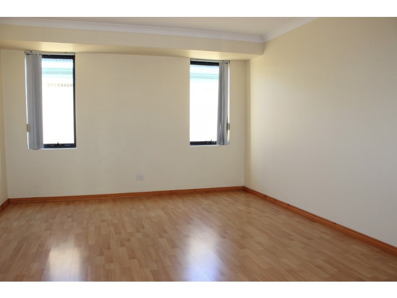 15 Figtree Drive, Canning Vale WA 6155