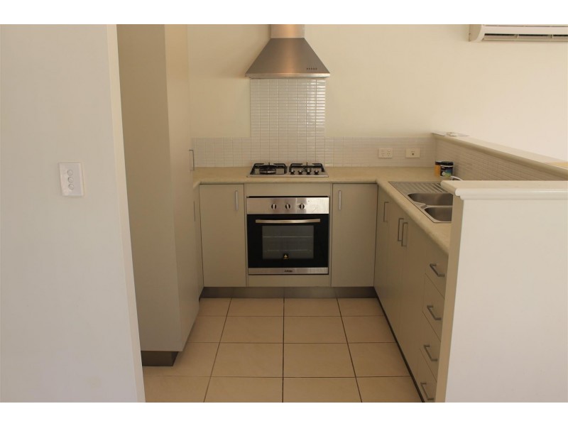 2/10 Delamere Way, Camillo WA 6111