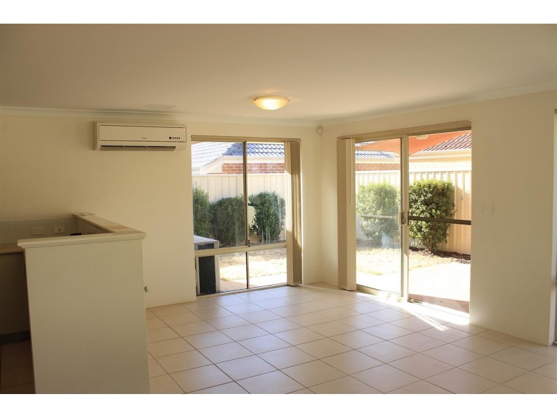 2/10 Delamere Way, Camillo WA 6111