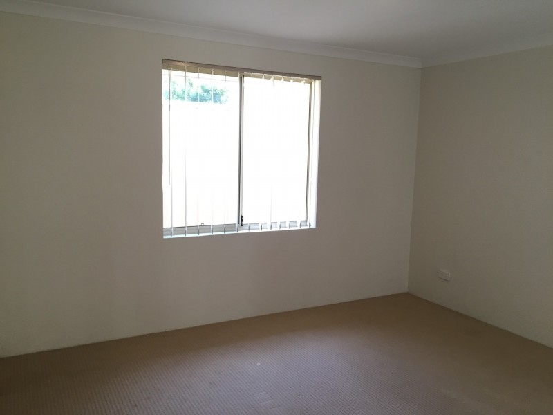 2/10 Delamere Way, Camillo WA 6111