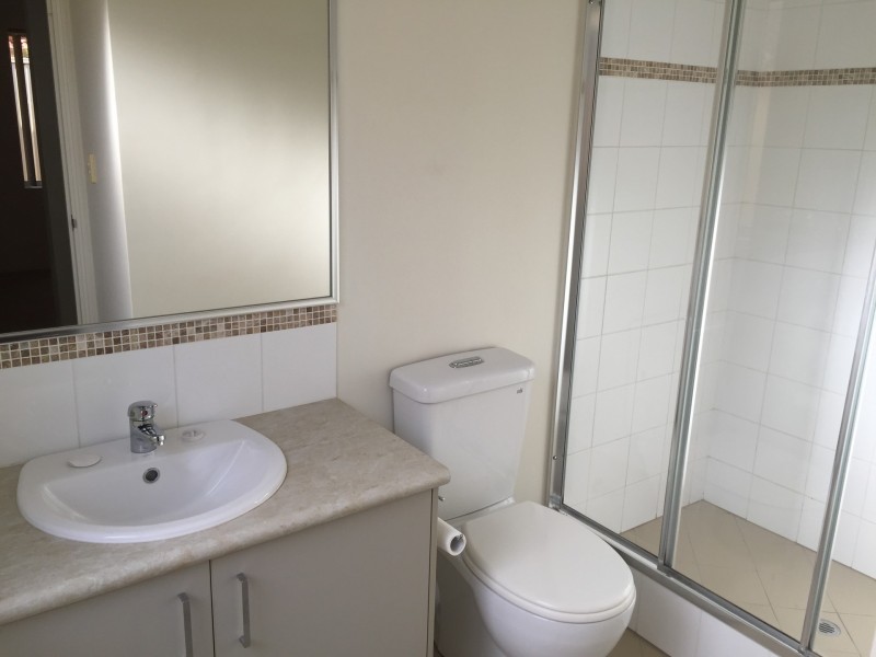 2/10 Delamere Way, Camillo WA 6111