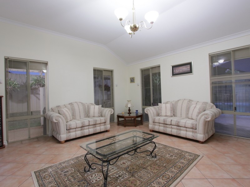 72 Garden Road, Spearwood WA 6163