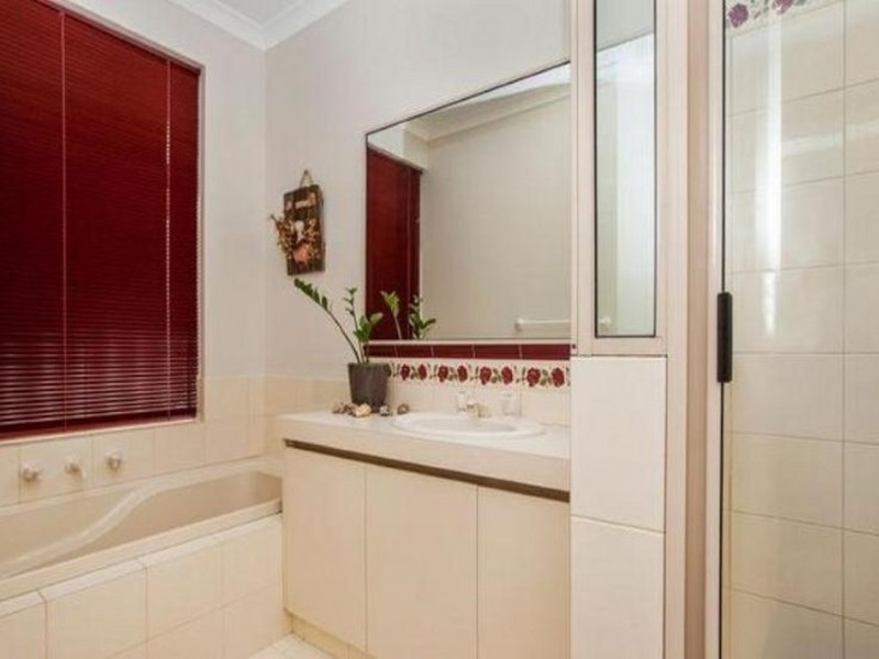 5 Ellery Court, Success WA 6164