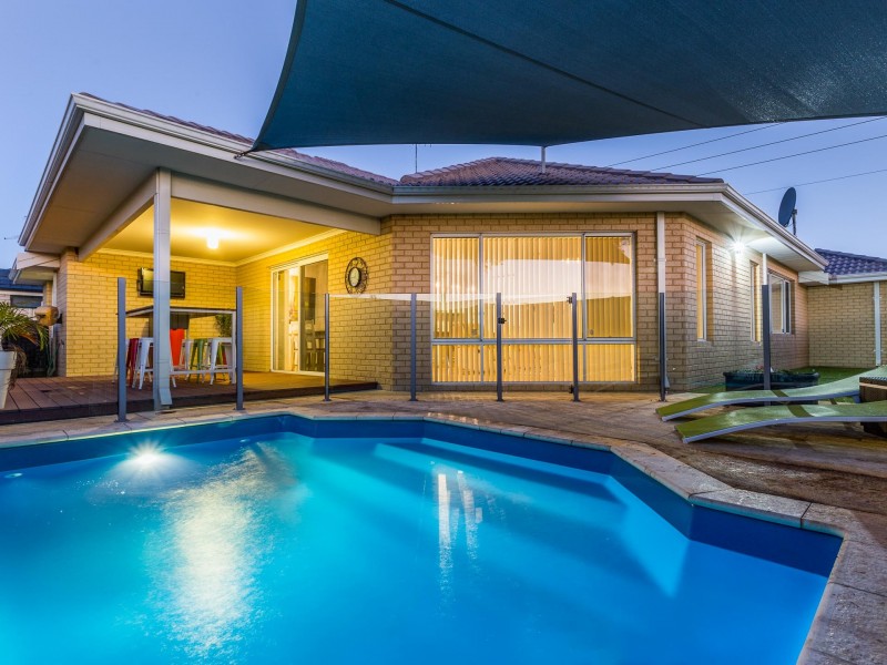 55 Gaebler Road, Hammond Park WA 6164