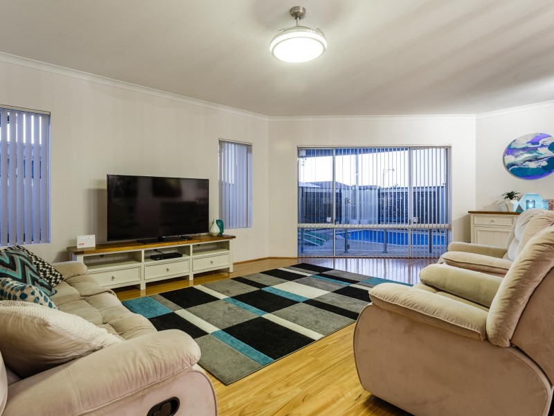 55 Gaebler Road, Hammond Park WA 6164