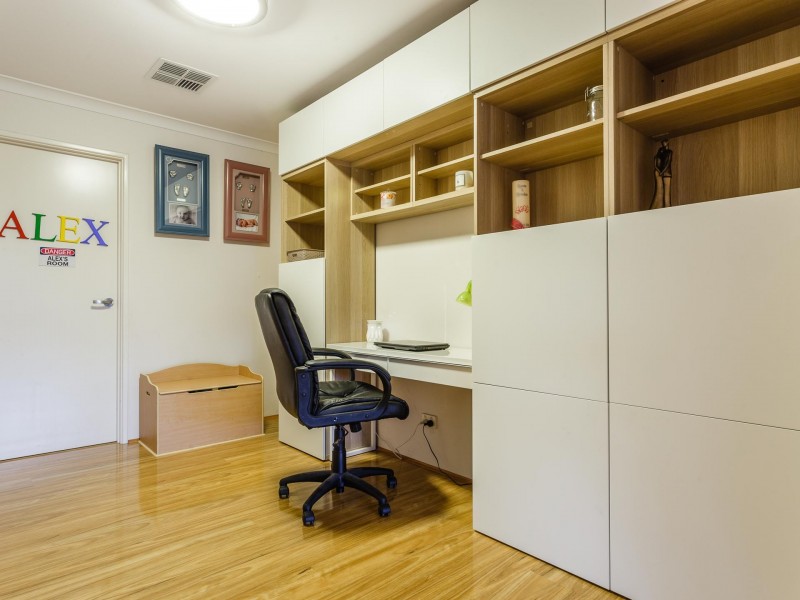 55 Gaebler Road, Hammond Park WA 6164