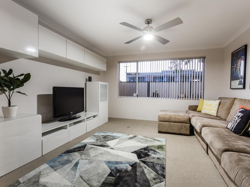 55 Gaebler Road, Hammond Park WA 6164