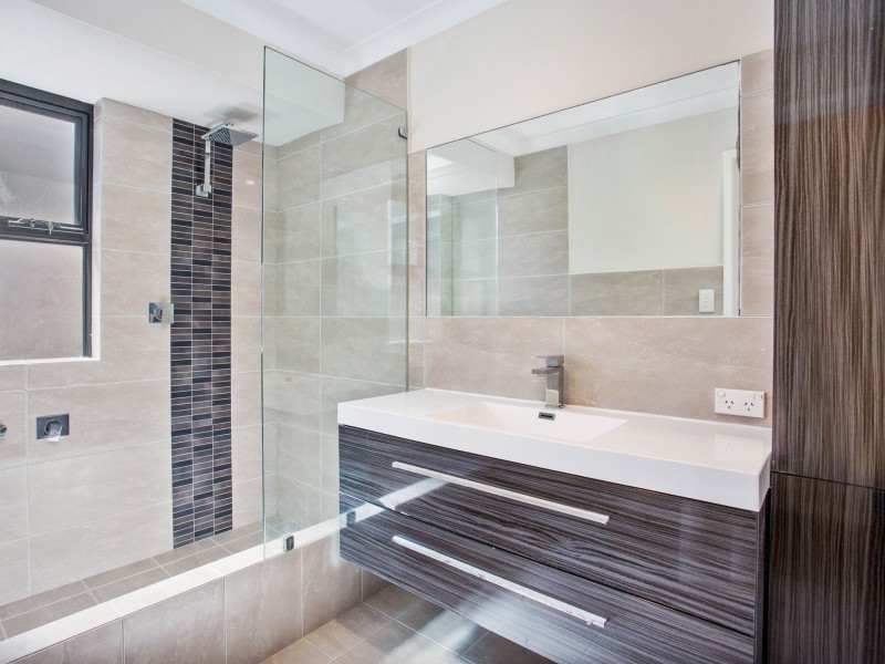 5 Catalpa Crescent, South Lake WA 6164