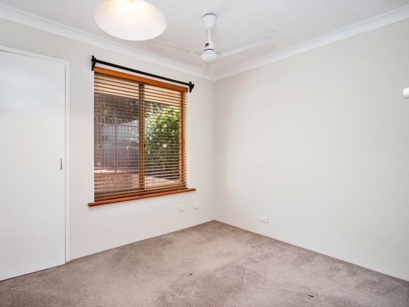 5 Catalpa Crescent, South Lake WA 6164