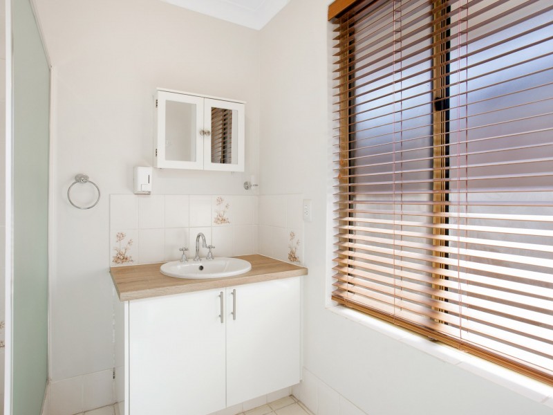 5 Catalpa Crescent, South Lake WA 6164