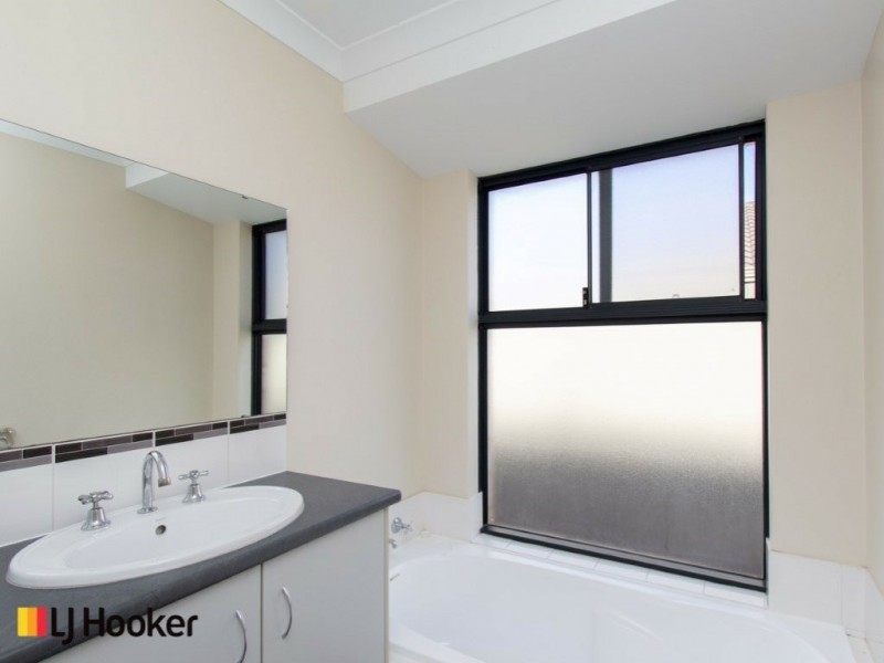 11 Bolonga Gardens, Aubin Grove WA 6164