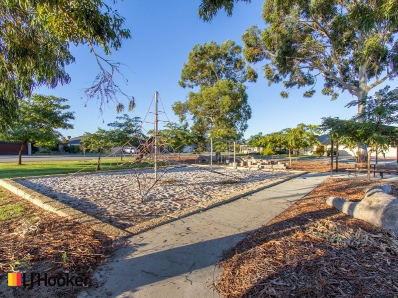 11 Bolonga Gardens, Aubin Grove WA 6164