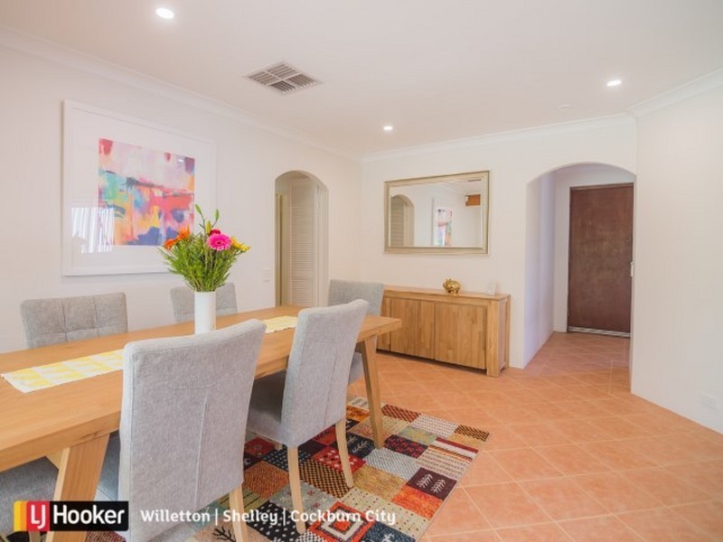 6 Tarndale Way, South Lake WA 6164