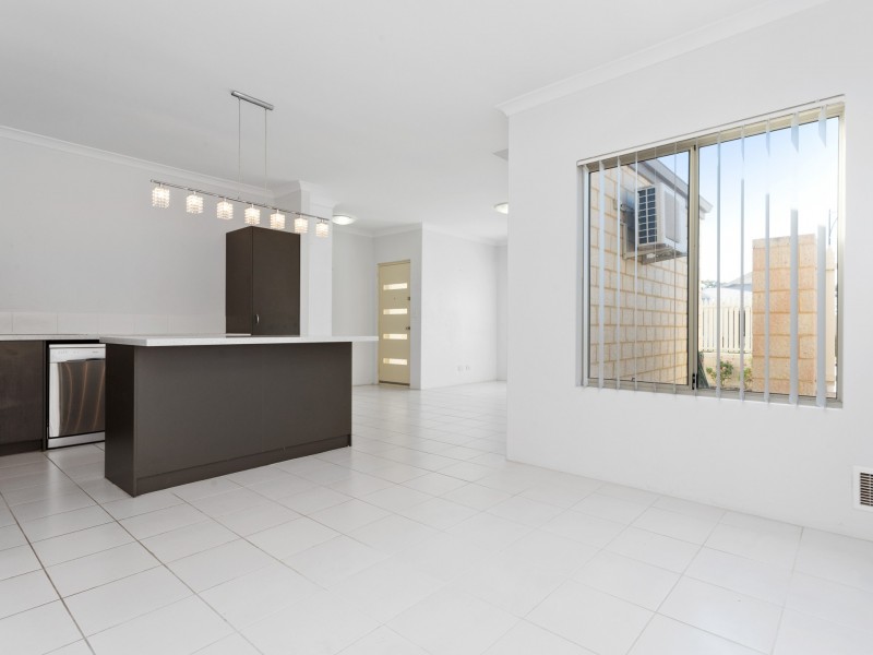 6/3 Peppermint Gardens, Aubin Grove WA 6164