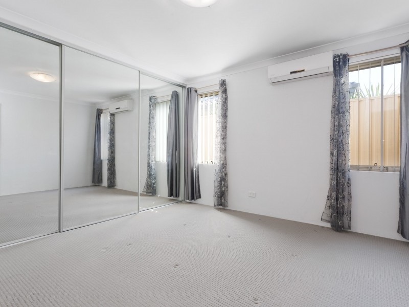 6/3 Peppermint Gardens, Aubin Grove WA 6164