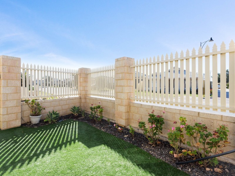 6/3 Peppermint Gardens, Aubin Grove WA 6164