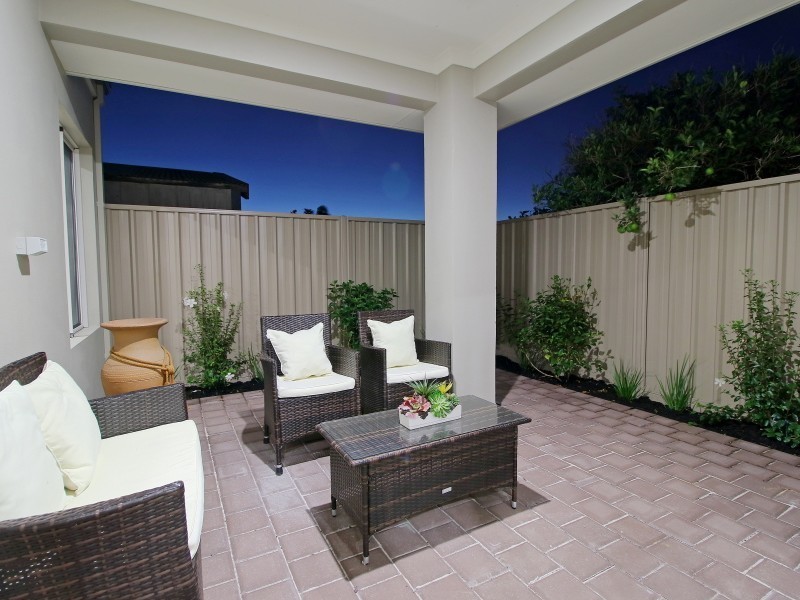 8B Gaunt Road, Spearwood WA 6163