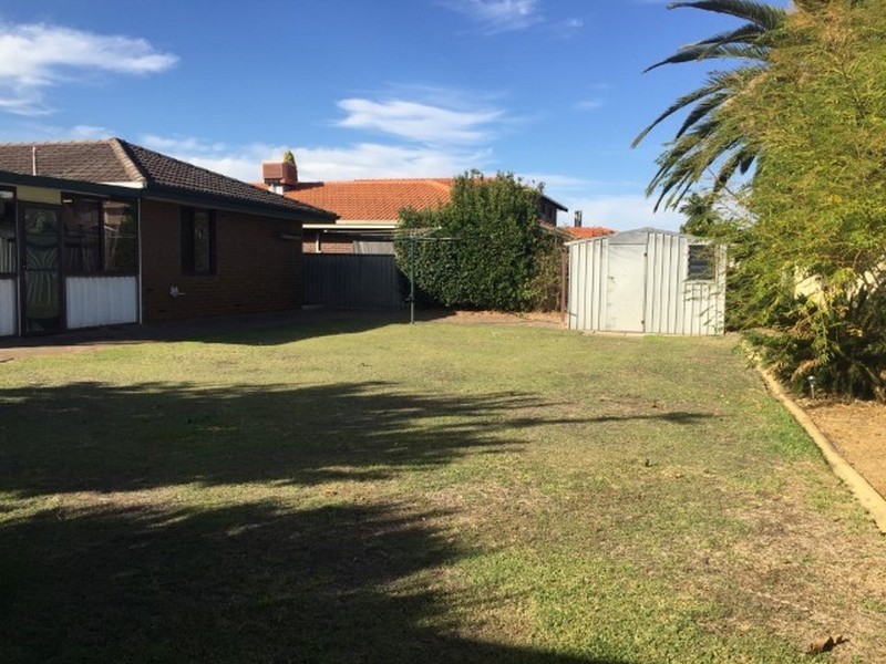 17 Paperbark Drive, Willetton WA 6155