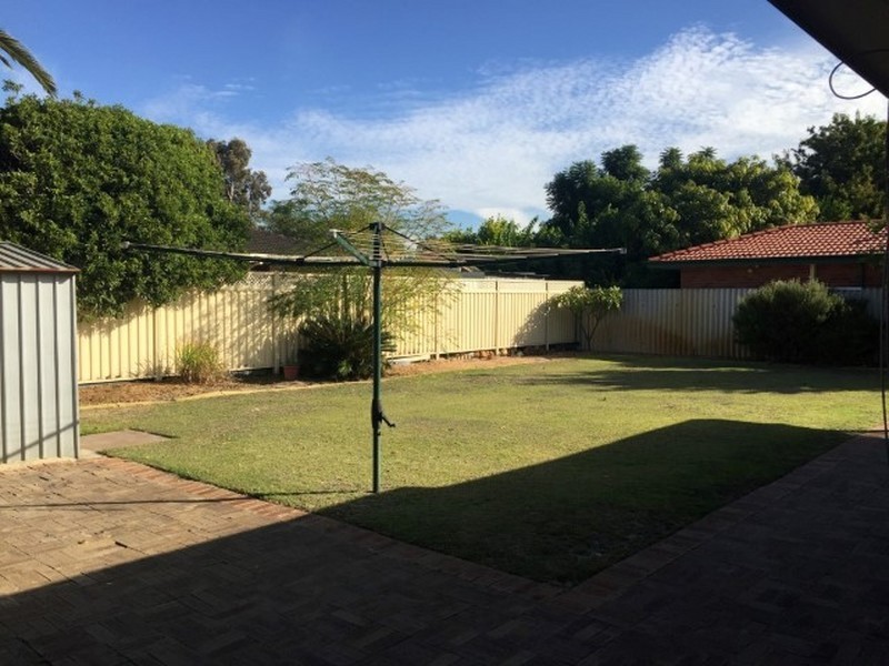 17 Paperbark Drive, Willetton WA 6155