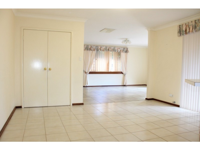 12 Giddens Court, North Lake WA 6163