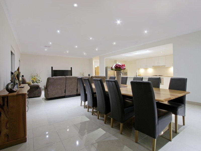 82 Barfield Road, Hammond Park WA 6164