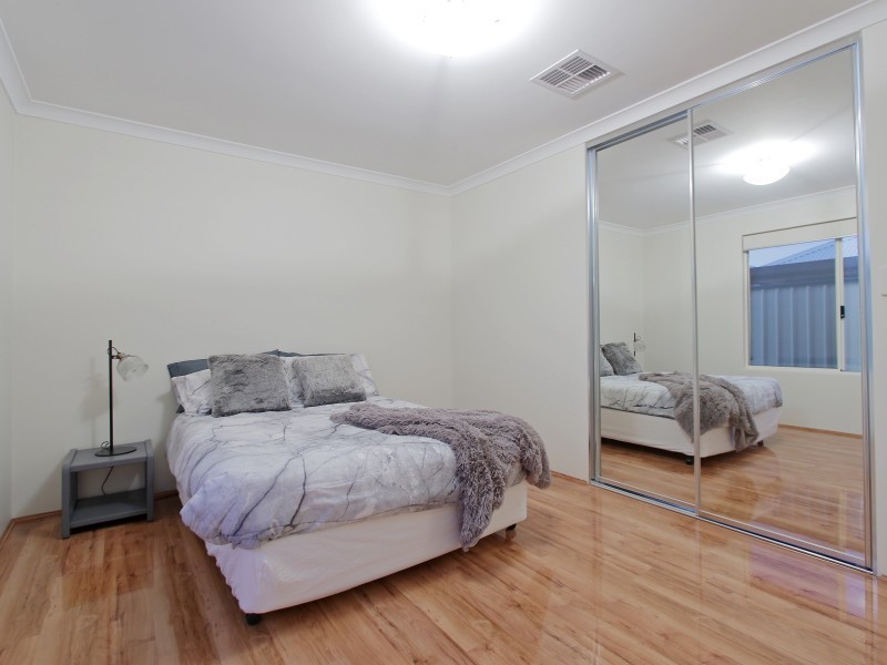 82 Barfield Road, Hammond Park WA 6164