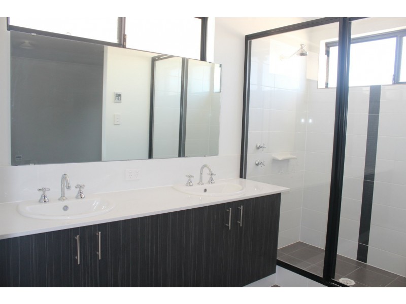 28 Pinelle Parkway, Aubin Grove WA 6164