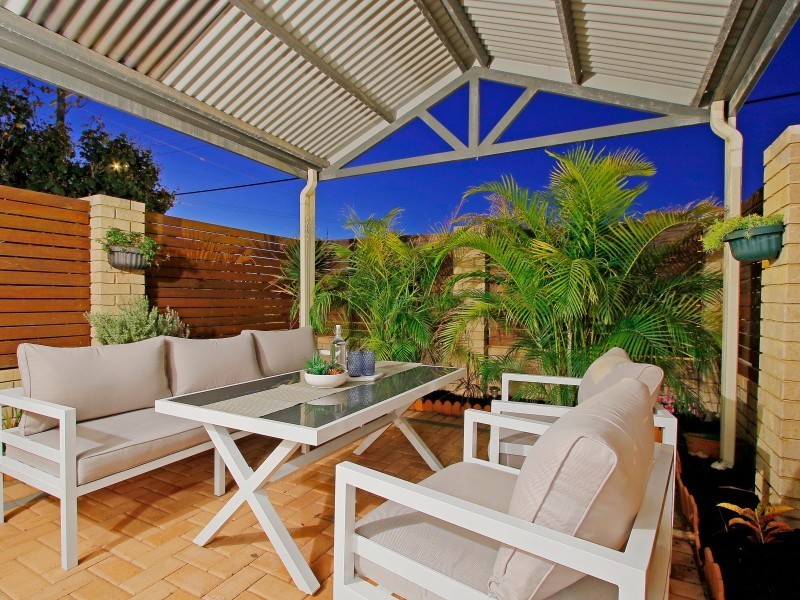 2/89 Forrest Road, Hamilton Hill WA 6163