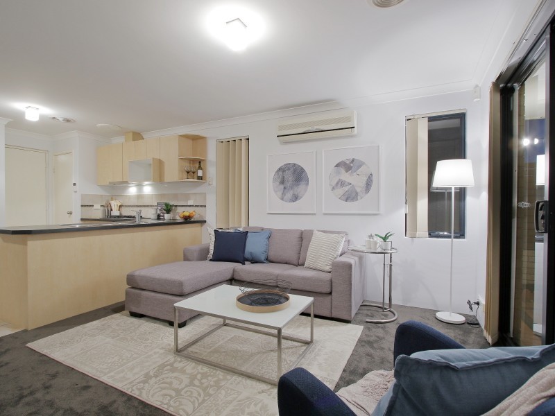 2/89 Forrest Road, Hamilton Hill WA 6163