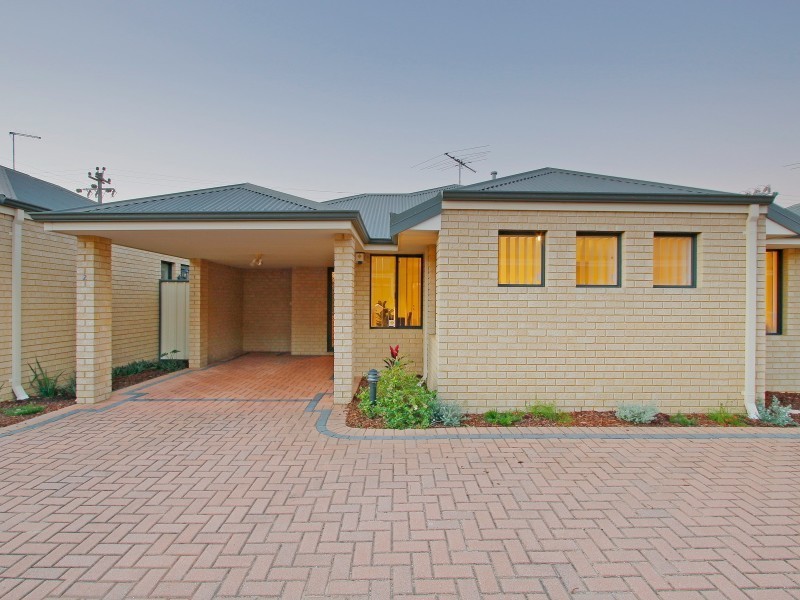 2/89 Forrest Road, Hamilton Hill WA 6163