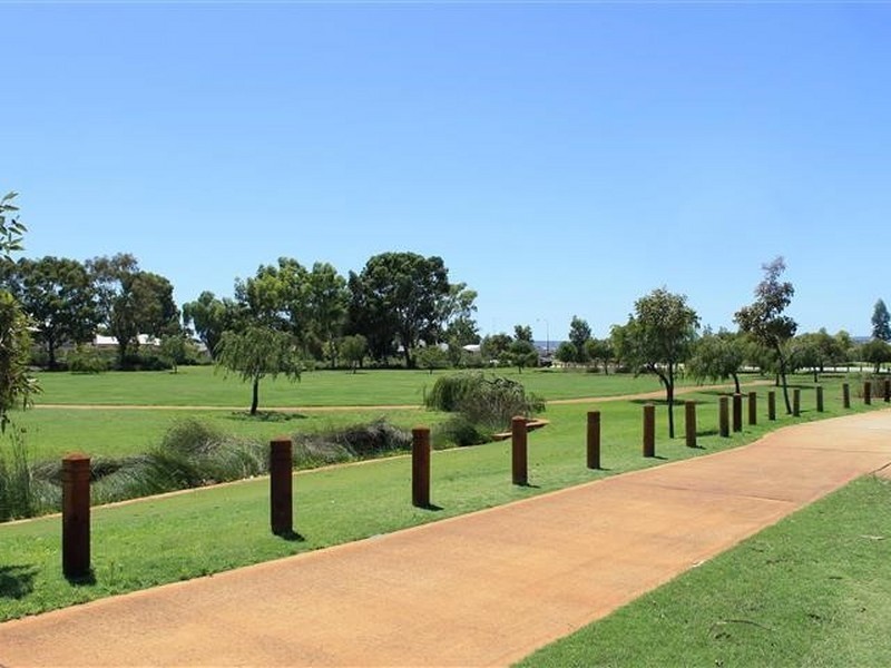 24 Colonge Parkway, Piara Waters WA 6112