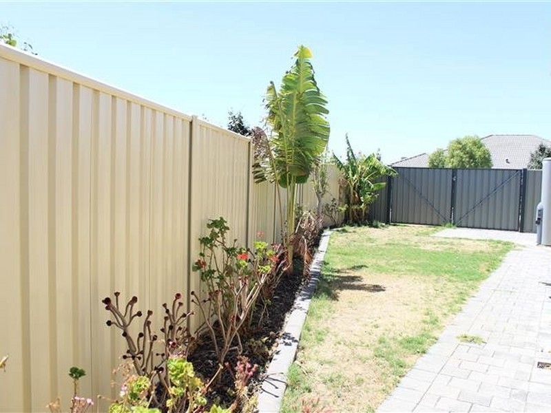 24 Colonge Parkway, Piara Waters WA 6112