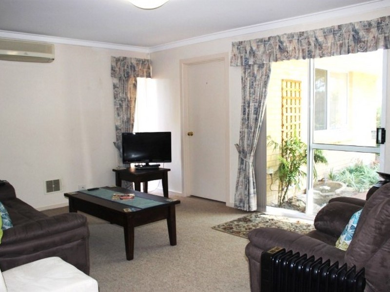 Unit 1/435b Riverton Drive, Shelley WA 6148