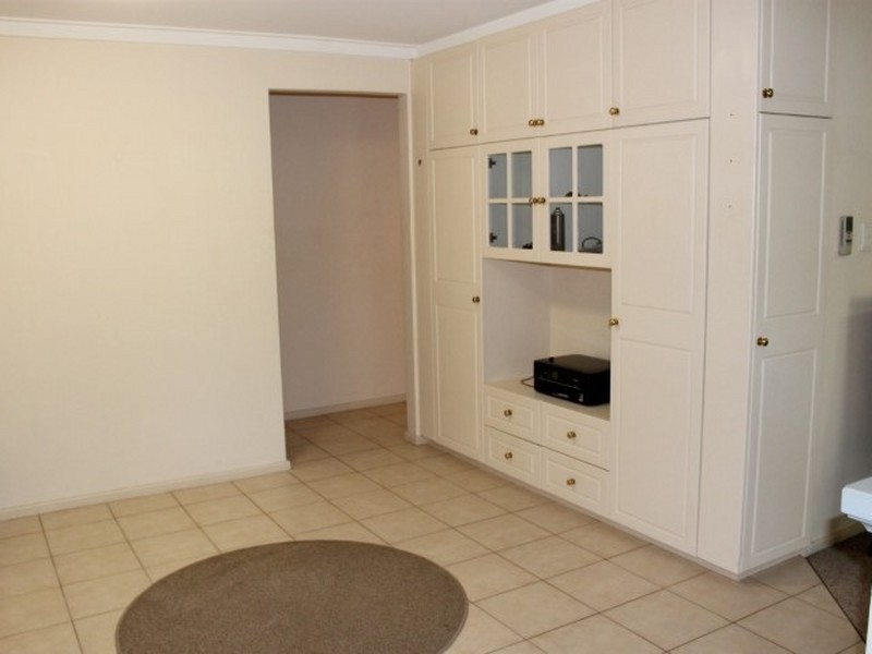 Unit 1/435b Riverton Drive, Shelley WA 6148