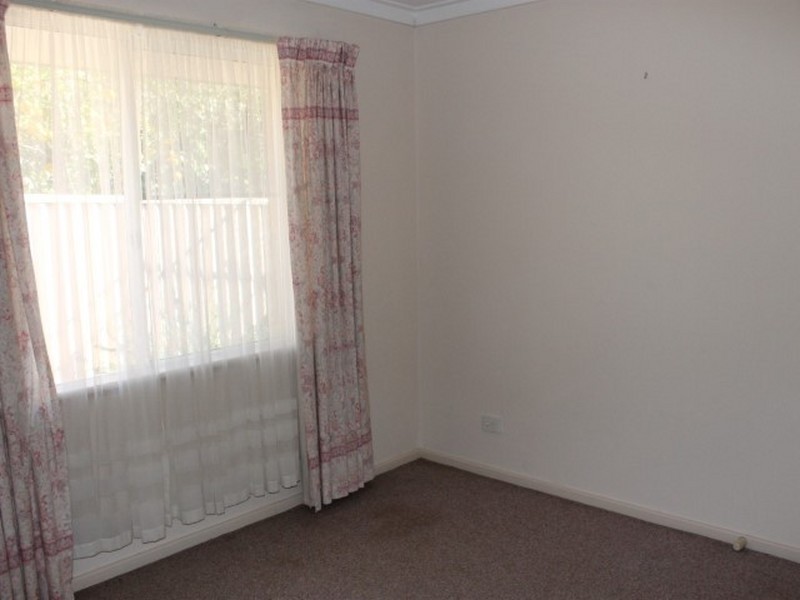 Unit 1/435b Riverton Drive, Shelley WA 6148