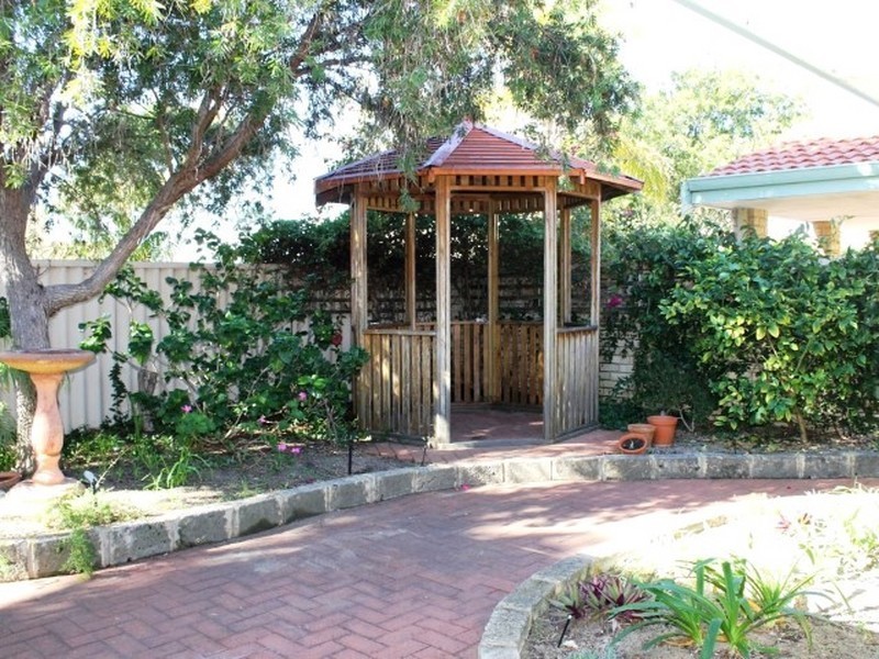 Unit 1/435b Riverton Drive, Shelley WA 6148